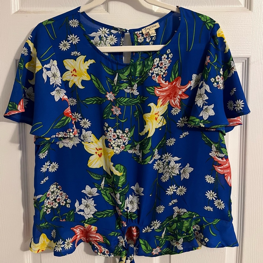 Cropped Floral Tie-Front Blouse. Lily White Brand, Size Large.